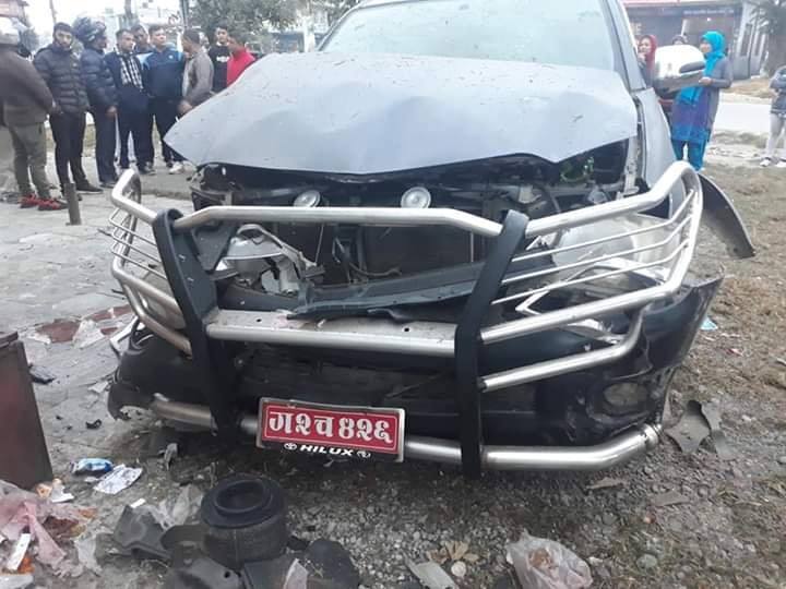 पोखरामा वडाध्यक्षको गाडीमा बम विष्फोट