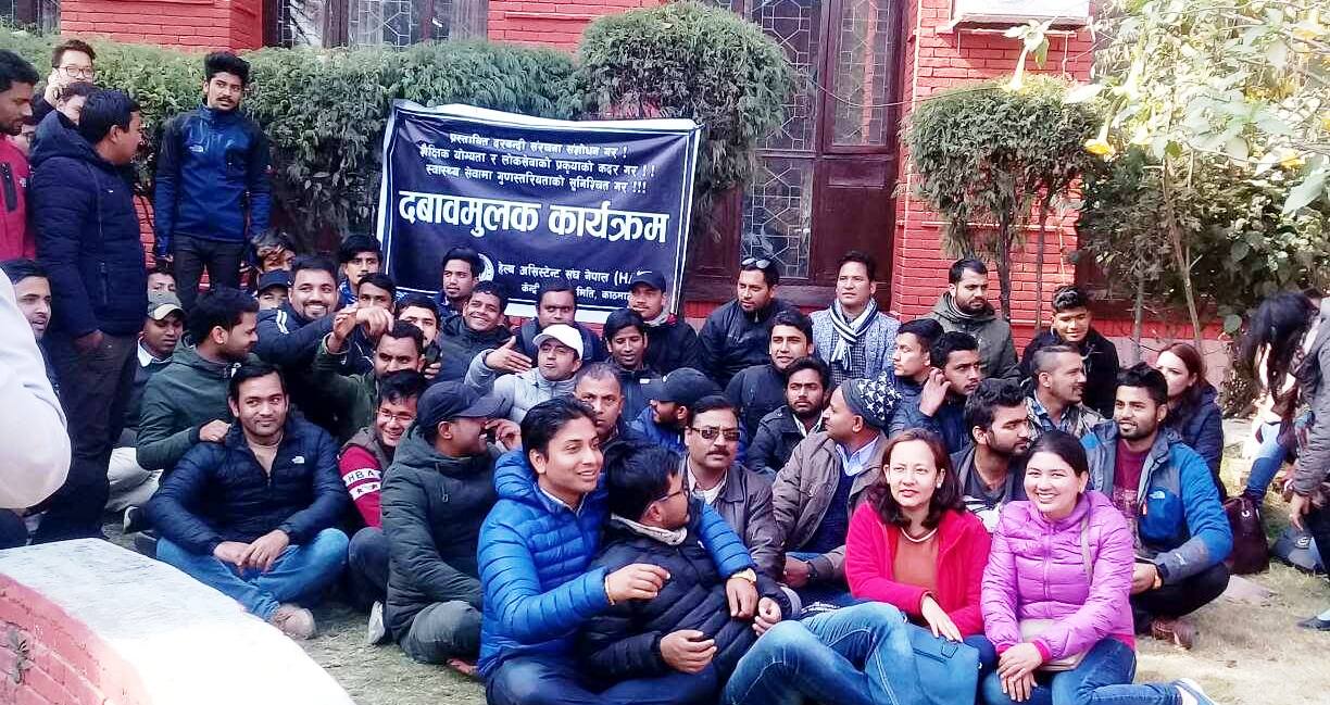 मोरङमा श्रमिकलाई सूचीकृत गर्न दबाब