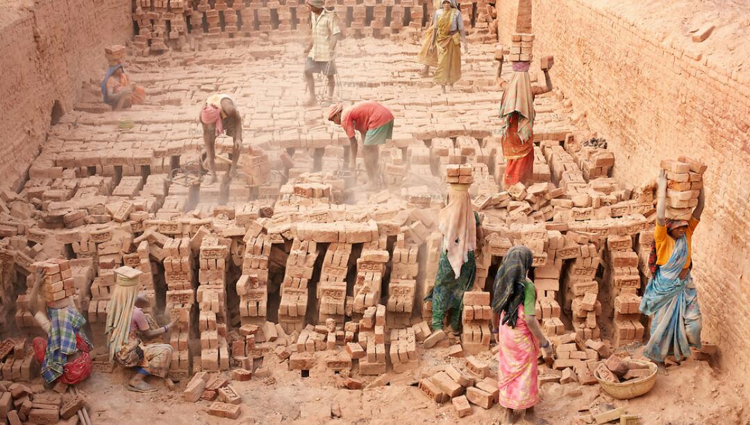 बाँकेमा वर्षाको कारण १० करोड भन्दा बढीको इँटा नष्ट