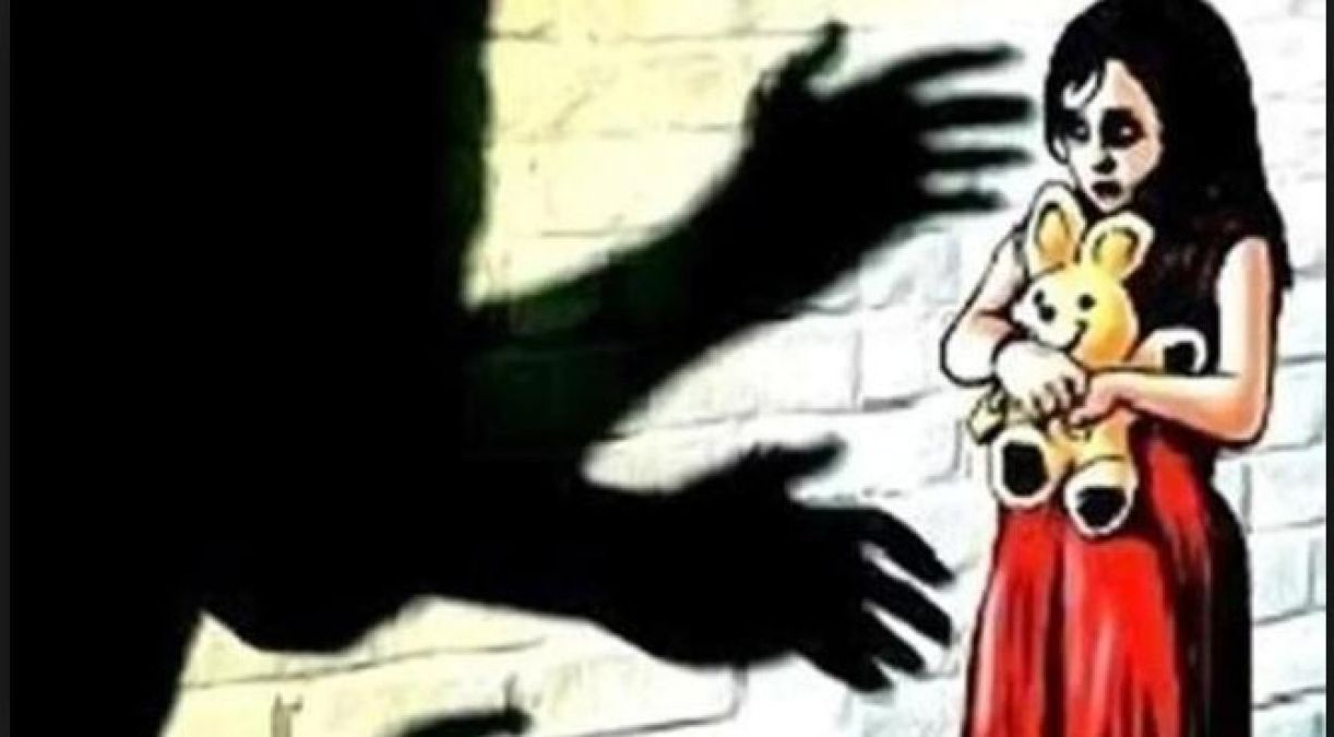 आमा अर्कैसँग गएपछि आफ्नै सात वर्षीया छोरीलाई जबरजस्ती करणी गर्ने बाबु पक्राउ