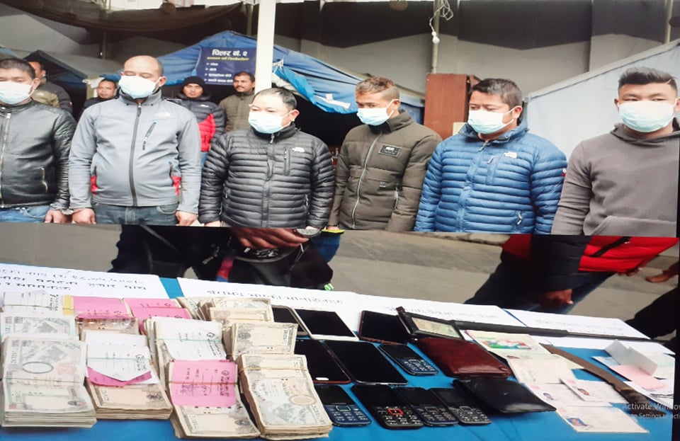 उपत्यकामा खुर्सानीको धुलो छर्केर ५० लाख लुट्ने ६ जना पक्राउ