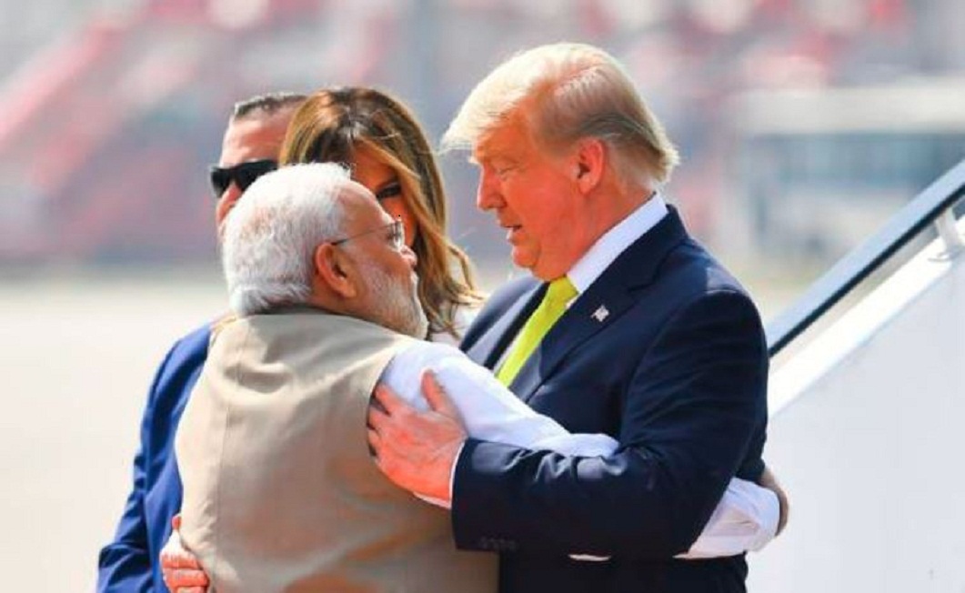 भारतमा मोदीले गरे ट्रम्पलाई भब्य स्वागत