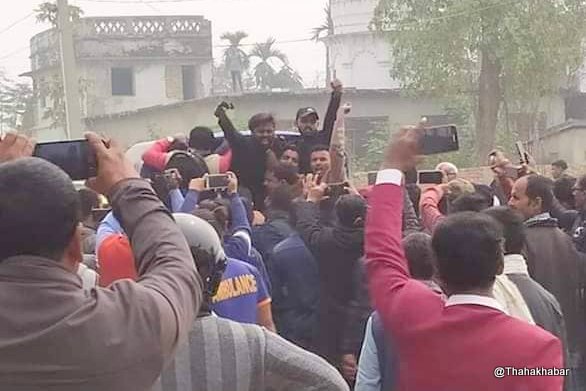 जनकपुरमा मन्‍त्री साहमाथी हातपात गर्न खोज्ने १० पक्राउ