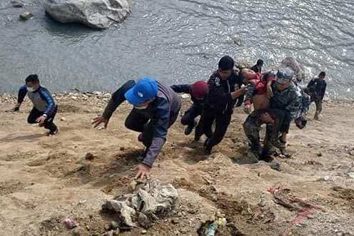 नदीले बगाएका नौ वर्षीय बालकको उद्धार