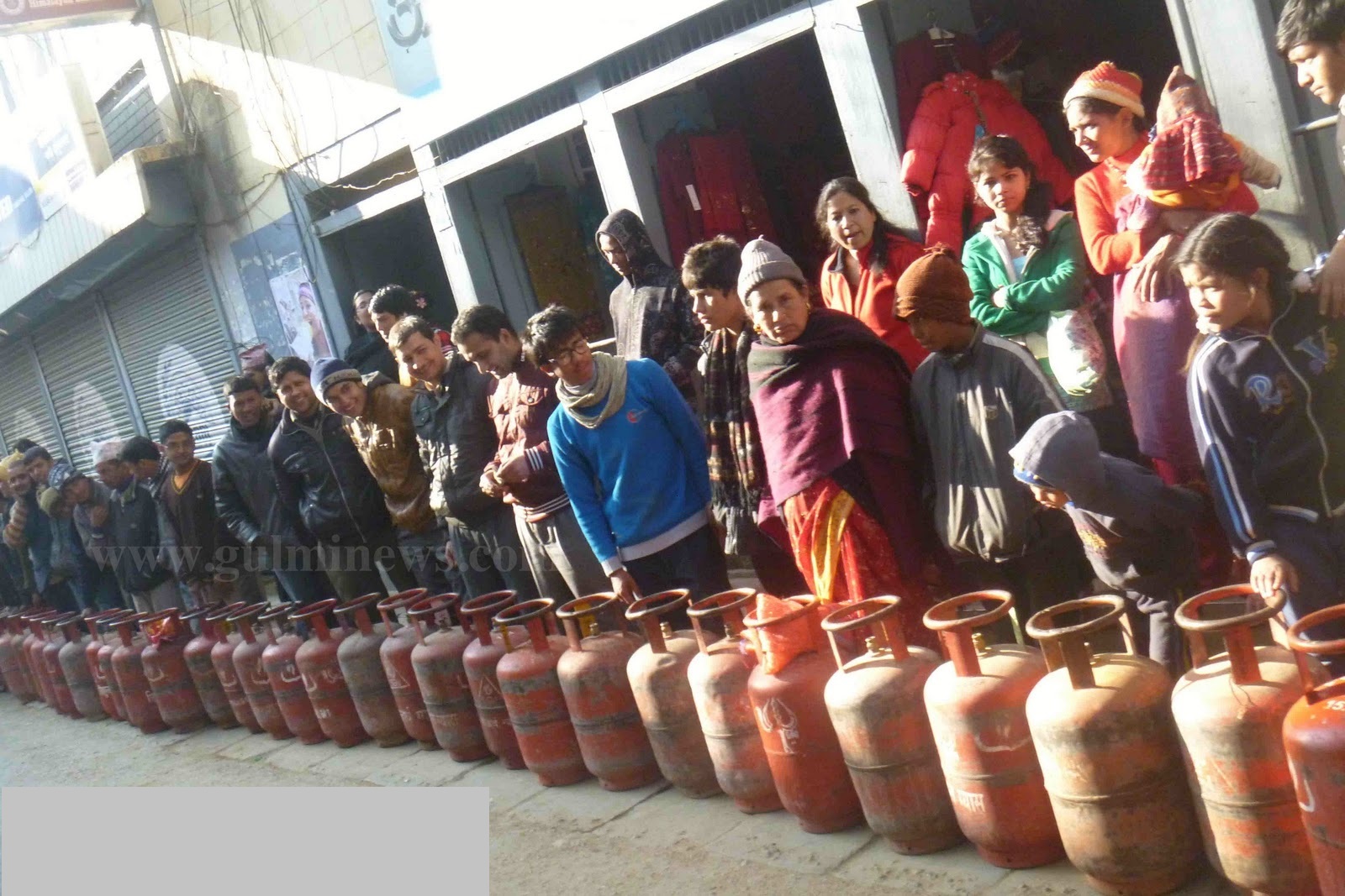 ग्यासको मूल्य प्रतिसिलिन्डर २५ रुपैयाँले बढ्यो