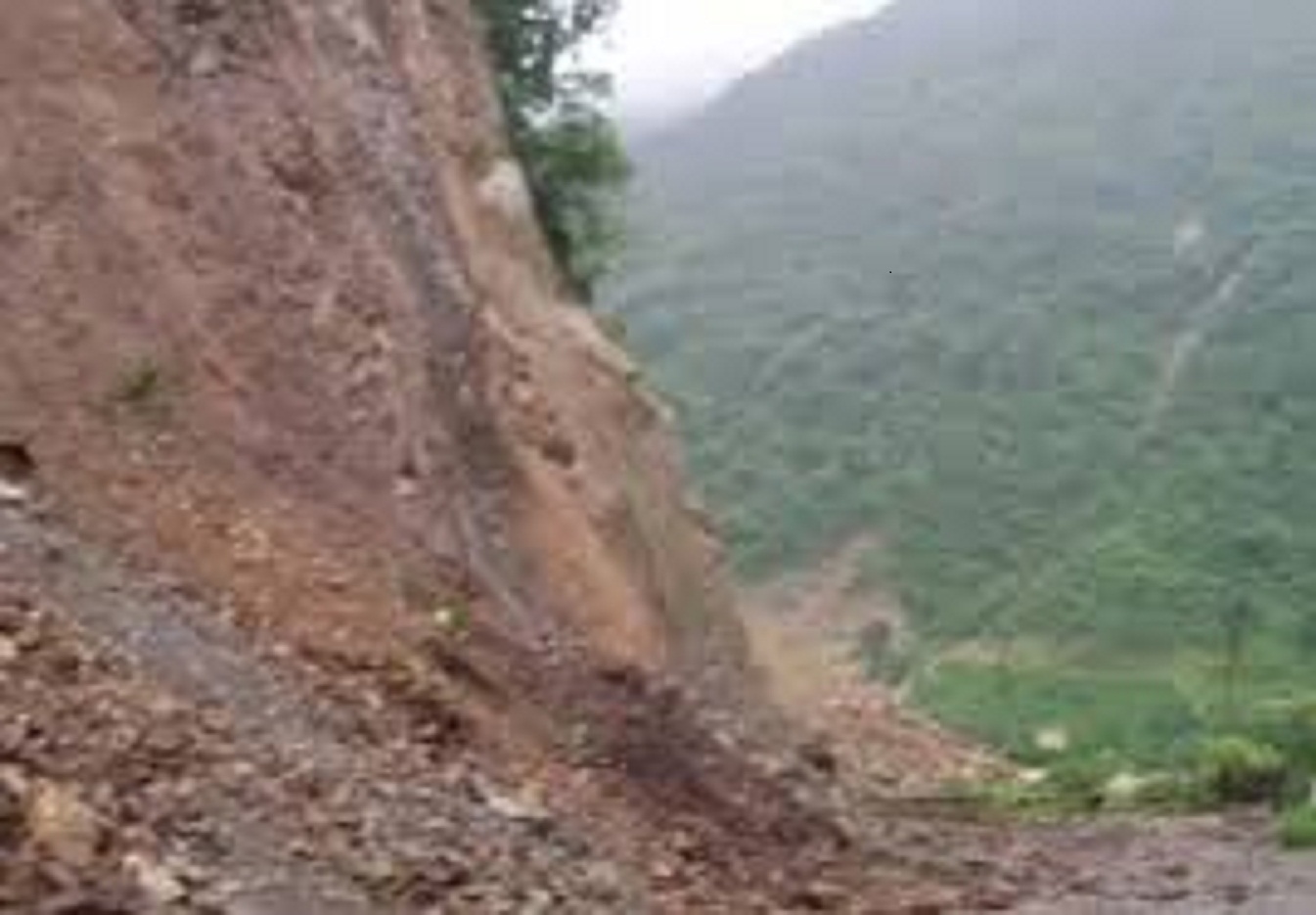ब्राजिलमा पहिरोमा पुरिएर ज्यान गुमाउनेको सङ्ख्या ४२ पुग्यो