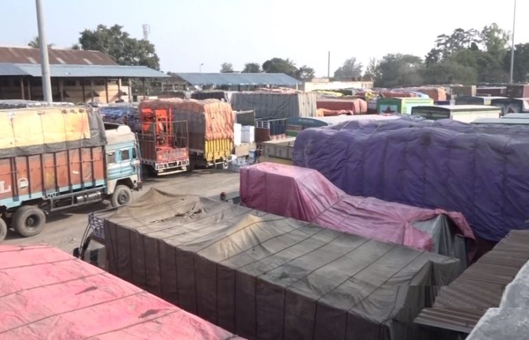 भारतले समान निर्यातमा रोक लगाउन थाल्यो