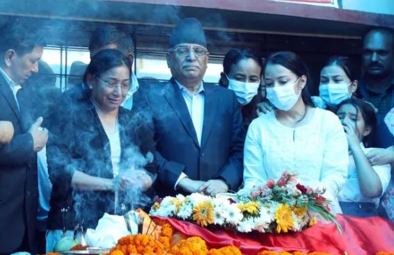 ‘बाचुन्जेल कसैलाई दुःख नदिएकी सिताले मृत्युपनि शान्त रोजीन्’: प्रधानमन्त्री प्रचण्ड