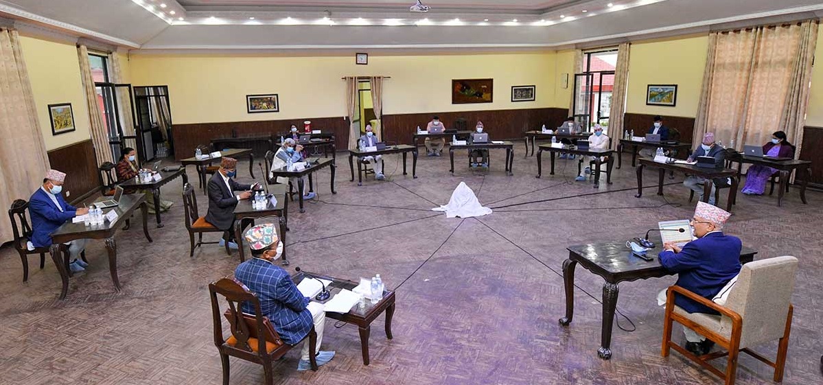 मन्त्रिपरिषदमा व्यापक हेरफेरः यी भित्रिए, यी मन्त्री बाहिरिए