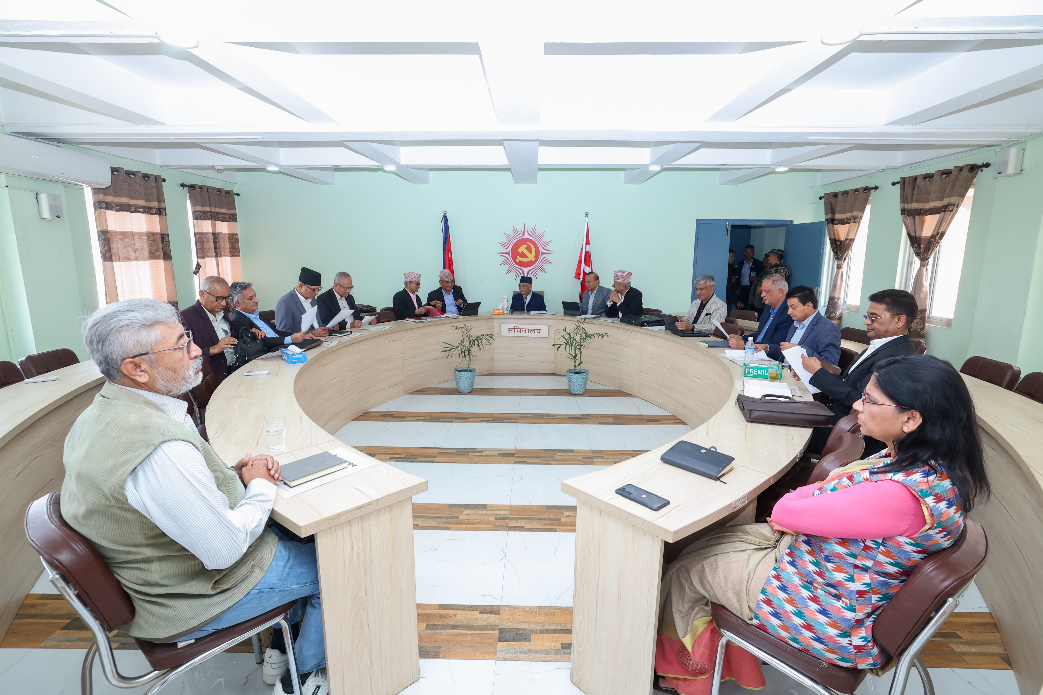 एमाले नेतालाई ओलीले लगाए सिस्नु