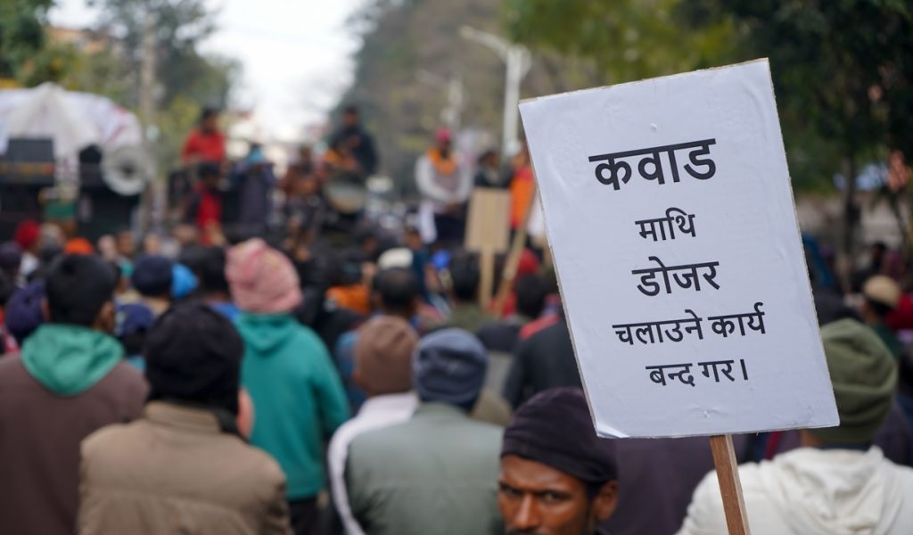 टेकुमा कबाडी व्यवसायी र नगर प्रहरीबीच झडप
