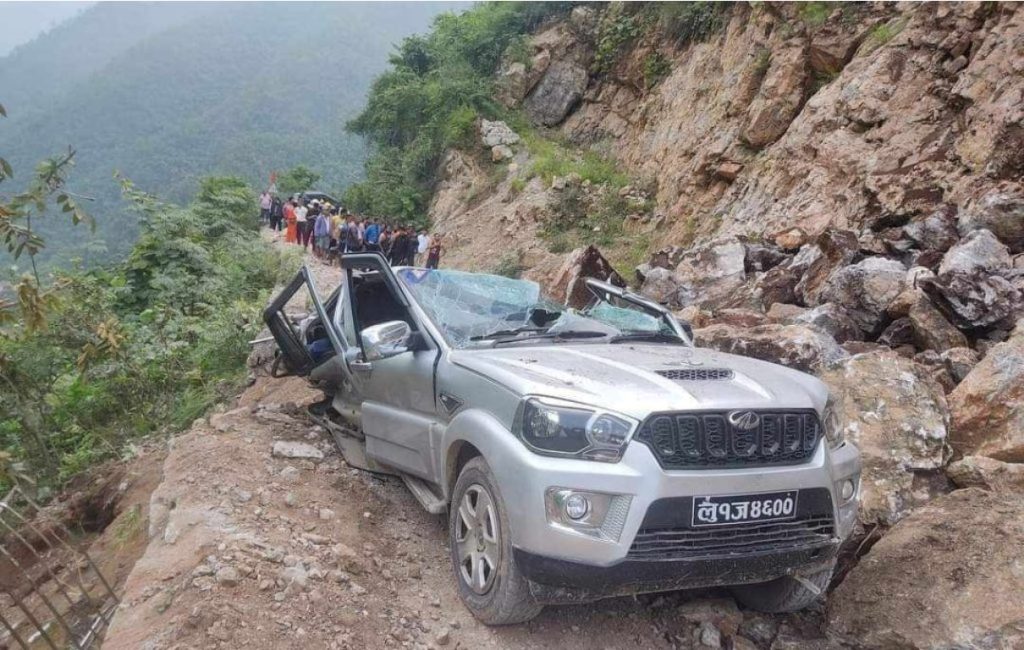 सिन्धुपाल्चोकमा स्कारपियो दुर्घटना हुदाँ दुई जनाको मृत्यु, चार घाइते