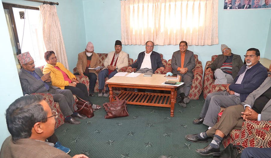 माओवादी केन्द्रको स्थायी कमिटी बैठकमा उपस्थित भएनन् यी नेता
