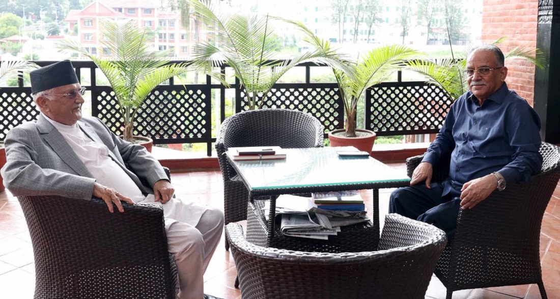 सत्ता समीकरणमा संकट, बिहानै बालुवाटार पुगे ओली, प्रचण्डसँग के भयो कुराकानी ?