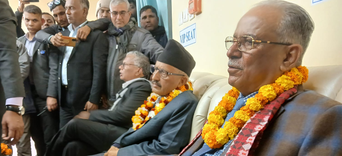 प्रचण्डको आरोप: ओली फेरि संसद्‍ विघटन र संविधान खारेज होस् भन्ने चाहन्छन्