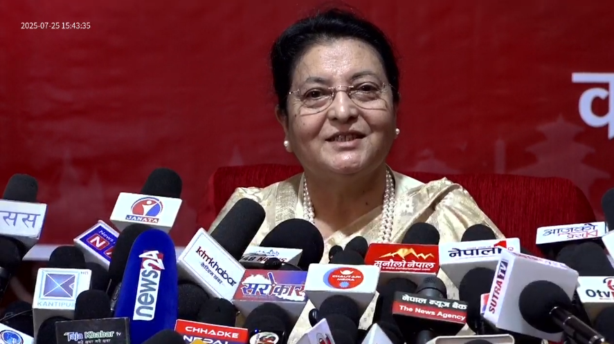 संविधानले मलाई सक्रिय राजनीतिमा आउन रोकेको छैन : विद्यादेवी भण्डारी