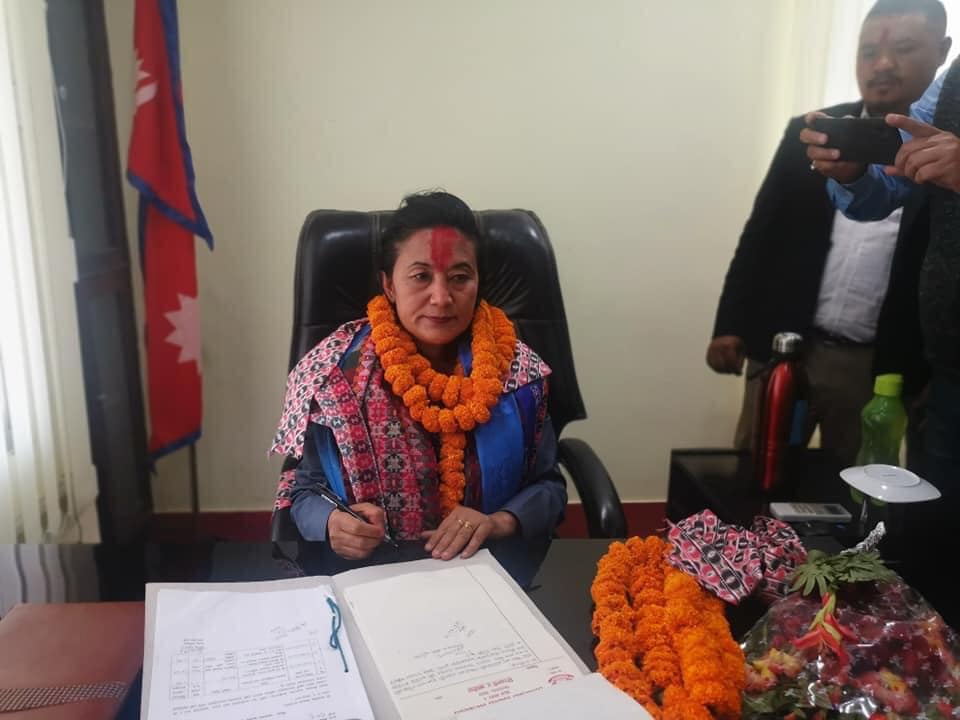 कोदोको रक्सीलाई ‘ब्राण्ड’ बनाउन पहल गर्नेछुः मन्त्री राई