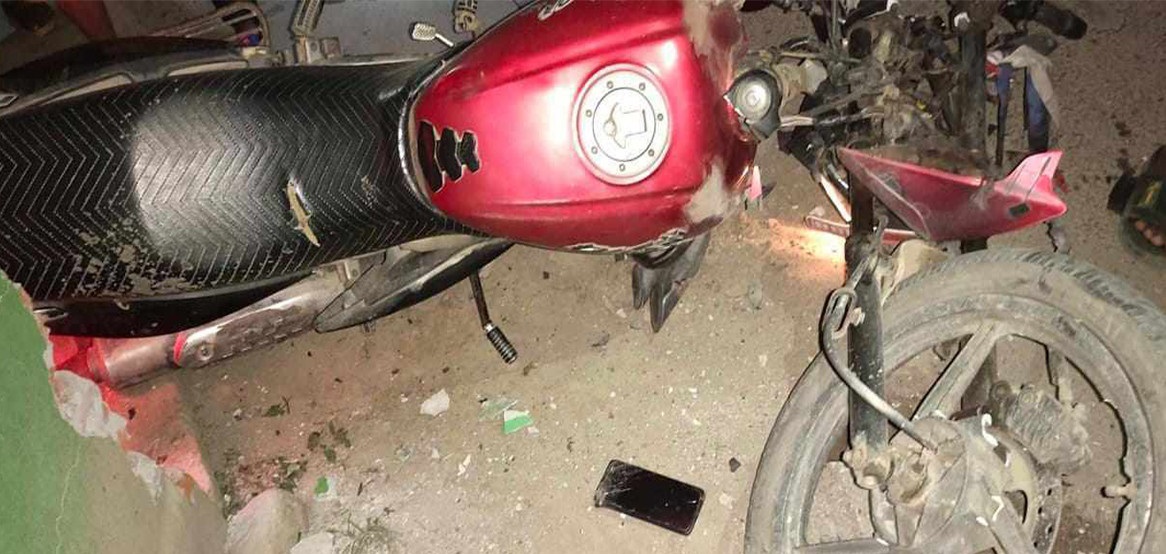घरको भित्तामा मोटरसाइकल ठोक्किँदा दुई युवकको मृत्यु