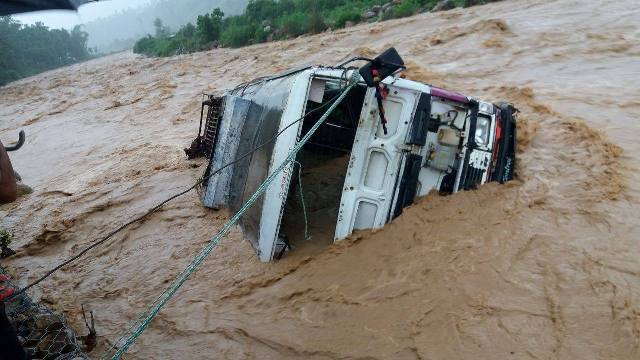 बिहीबारदेखि देशका विभिन्न ठूला नदीको बहावले सतर्कता तह पार गर्ने