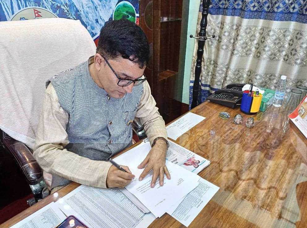 सभामुख पदबाट राजीनामा दिएका गौतमलाई माओवादीले मन्त्री बनाउने