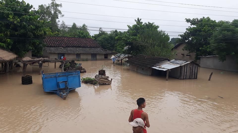 बाढीले बगाउँदा दुई बालकको मृत्यु