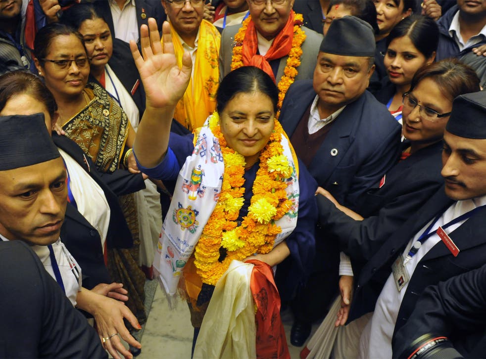 पलाञ्चोक भगवतीमा पूजा गर्न हेलिकप्टर चढेर काभ्रे जाँदै राष्ट्रपति भण्डारी