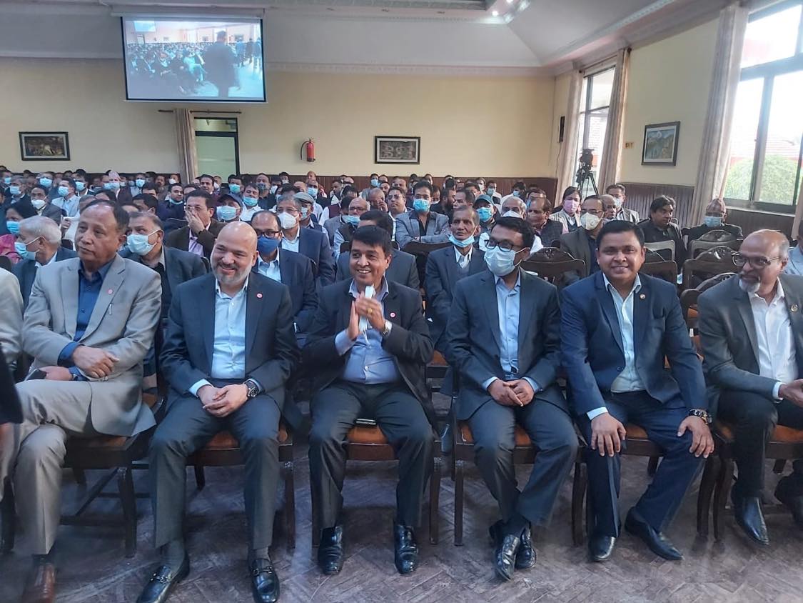 दुई सय भन्दा धेरै व्यापारी एमाले प्रवेश