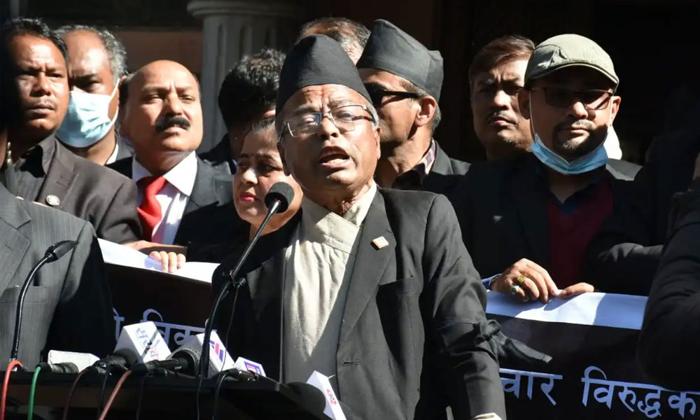 जबरालाई जोगाउन खोज्ने न्यायाधीशहरुको विरुद्ध समेत आन्दोलन गर्ने बारको चेतावनी