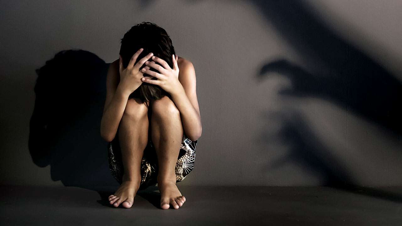 सडकमा हिँड्दै गरेकी १६ बर्षीया बालिकामाथि सामूहिक बलात्कार