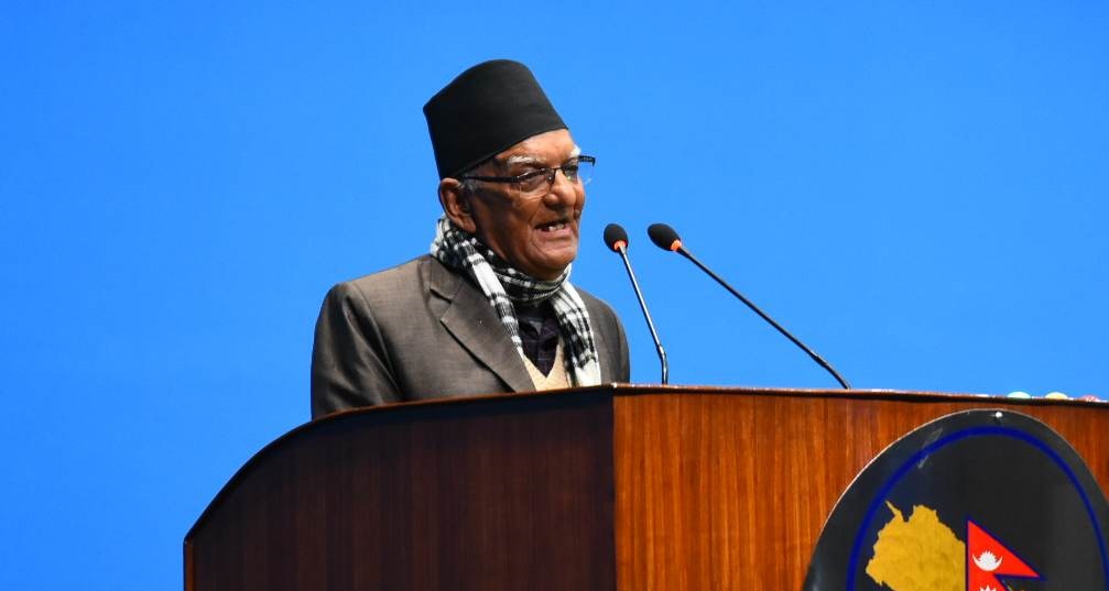 अमेरिकाले नेपालीलाई पनि नेल, हत्कडी र जन्जीर लगाएर डिपोर्ट नगरोस् : चित्रबहादुर केसी