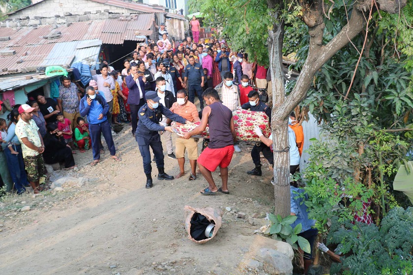 चितवनमा बोरामा मृत भेटिएका महिला र पुरुषको अझै भएन सनाखत