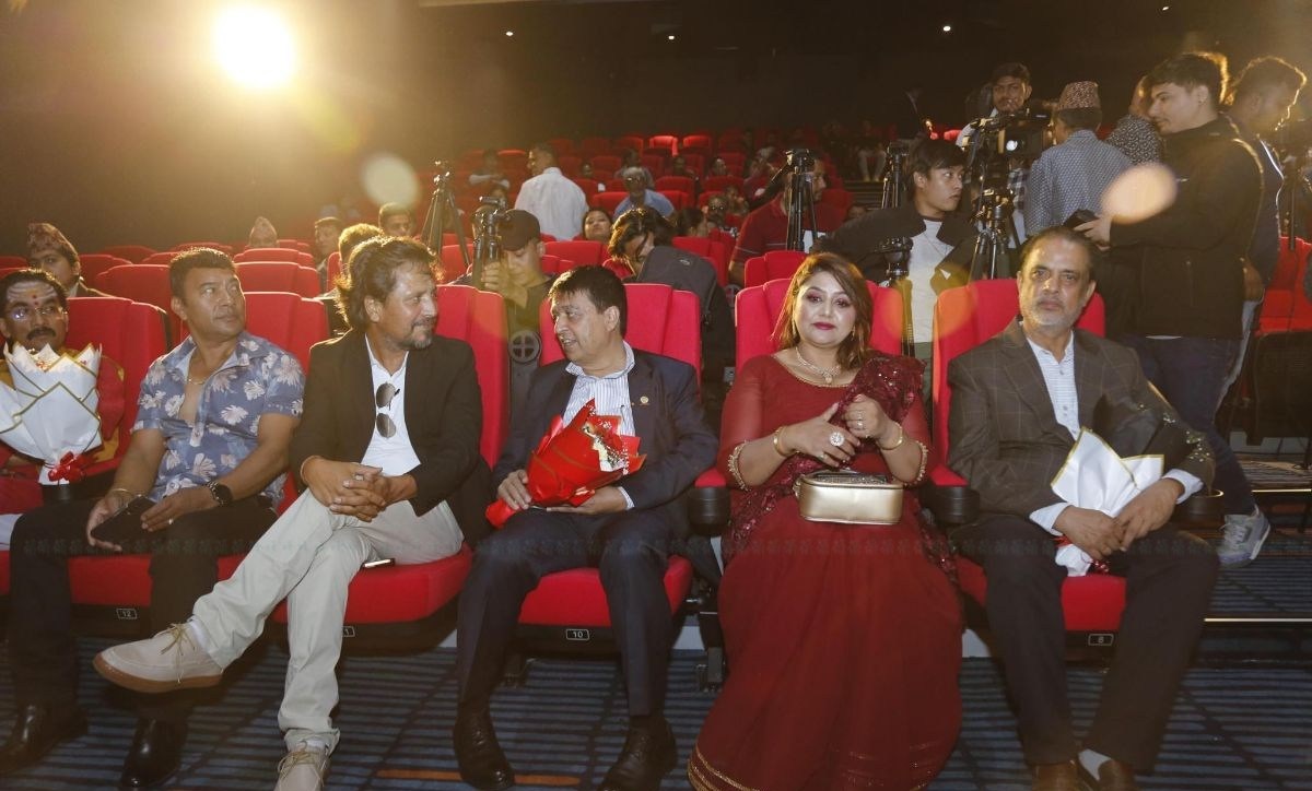 १० करोड लगानीमा दिपक र दिपाले खोले फिल्म हल