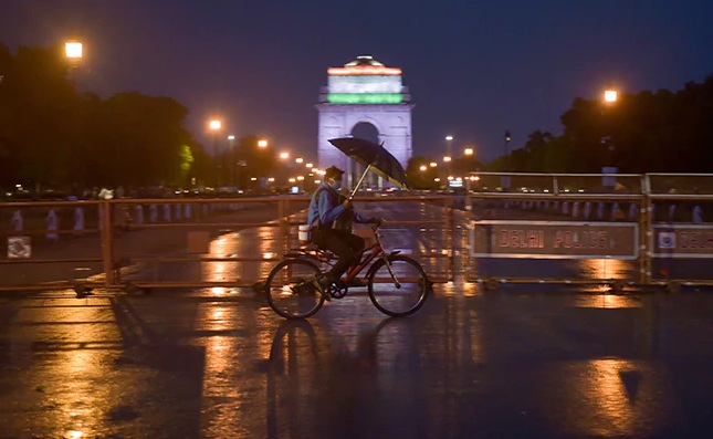 कोरोनाको नयाँ संक्रमित बढेपछि दिल्लीमा रात्रिकालीन कर्फ्यू लगाइयो