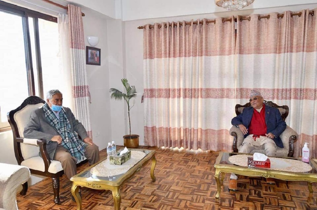 प्रधानमन्त्री ओली देउवालाई भेट्न बुढानिलकण्ठ पुगे