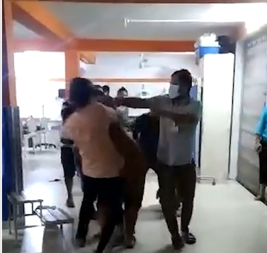 मोरङमा चिकित्सकमाथि कुटपिट