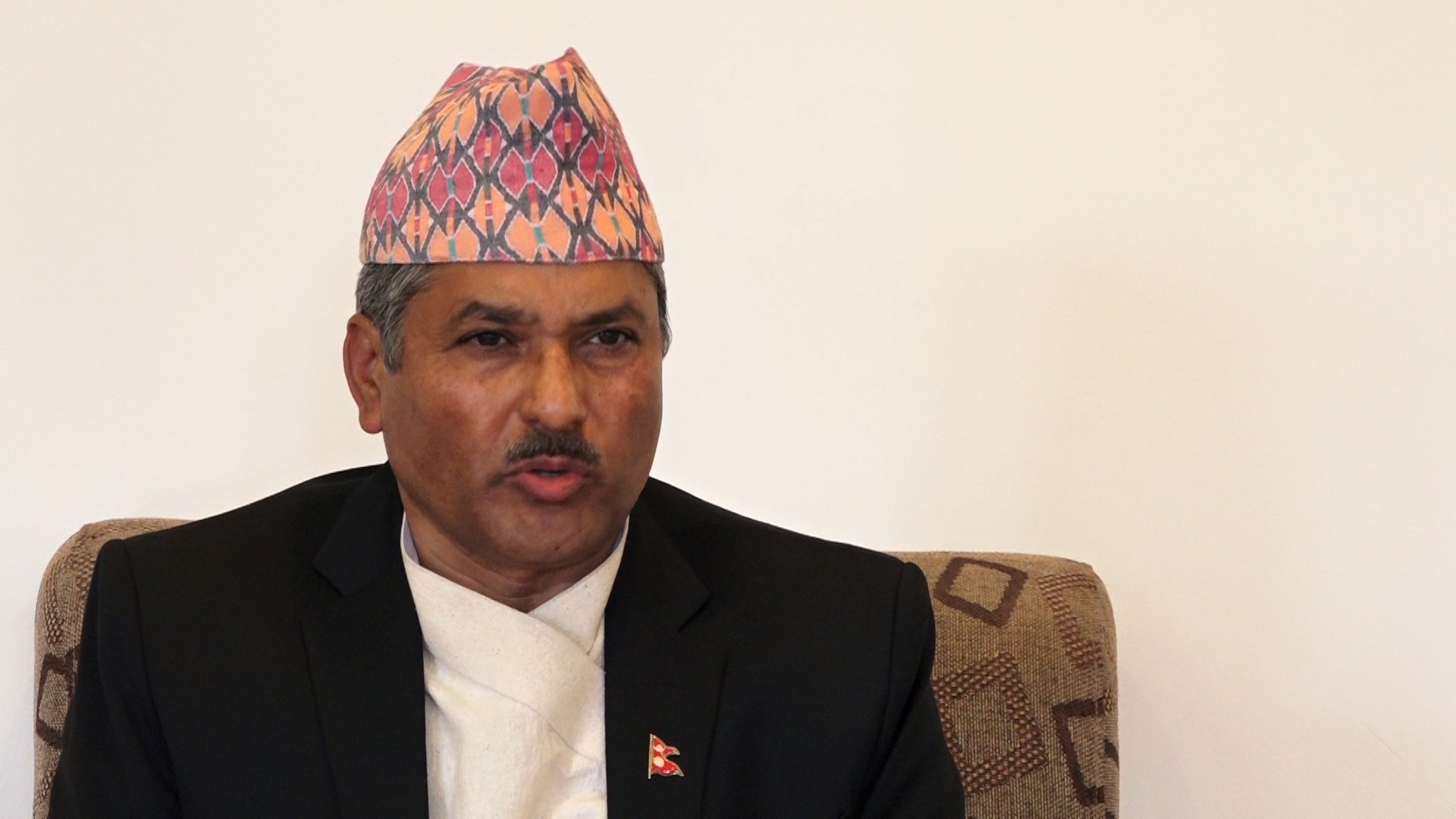अनावश्यक शुल्क नलिन बैंकरलाई गभर्नर अधिकारीको निर्देशन