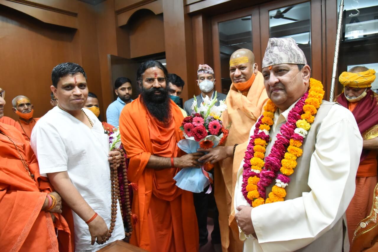 रामदेवले ‘नेपालका राजा’ भन्दै गरे ज्ञानेन्द्रको भव्य स्वागत