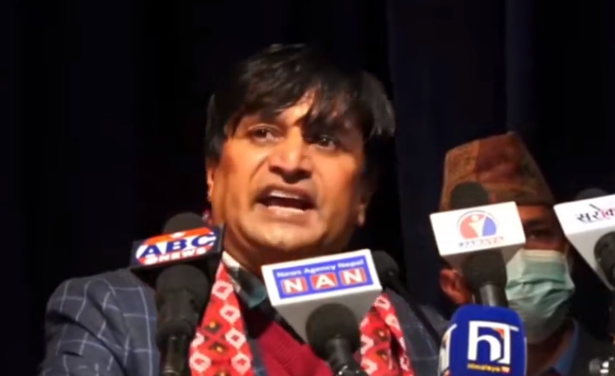 ओलीले घर जलाएर अहिले खरानीको व्यापार गरिरहेका छन् : हिमाल शर्मा
