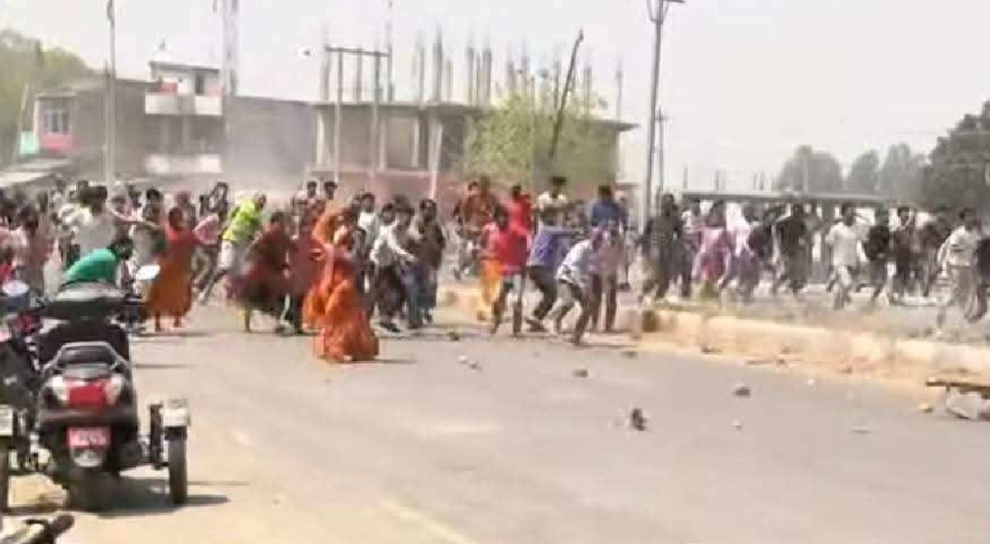 जनकपुरमा प्रदर्शनकारी र प्रहरीबीच झडप, अश्रुग्यास प्रहार