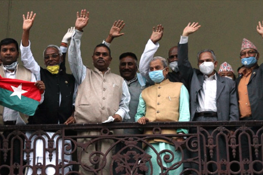 जसपाको पदाधिकारी बैठक भट्टराई निवासमा