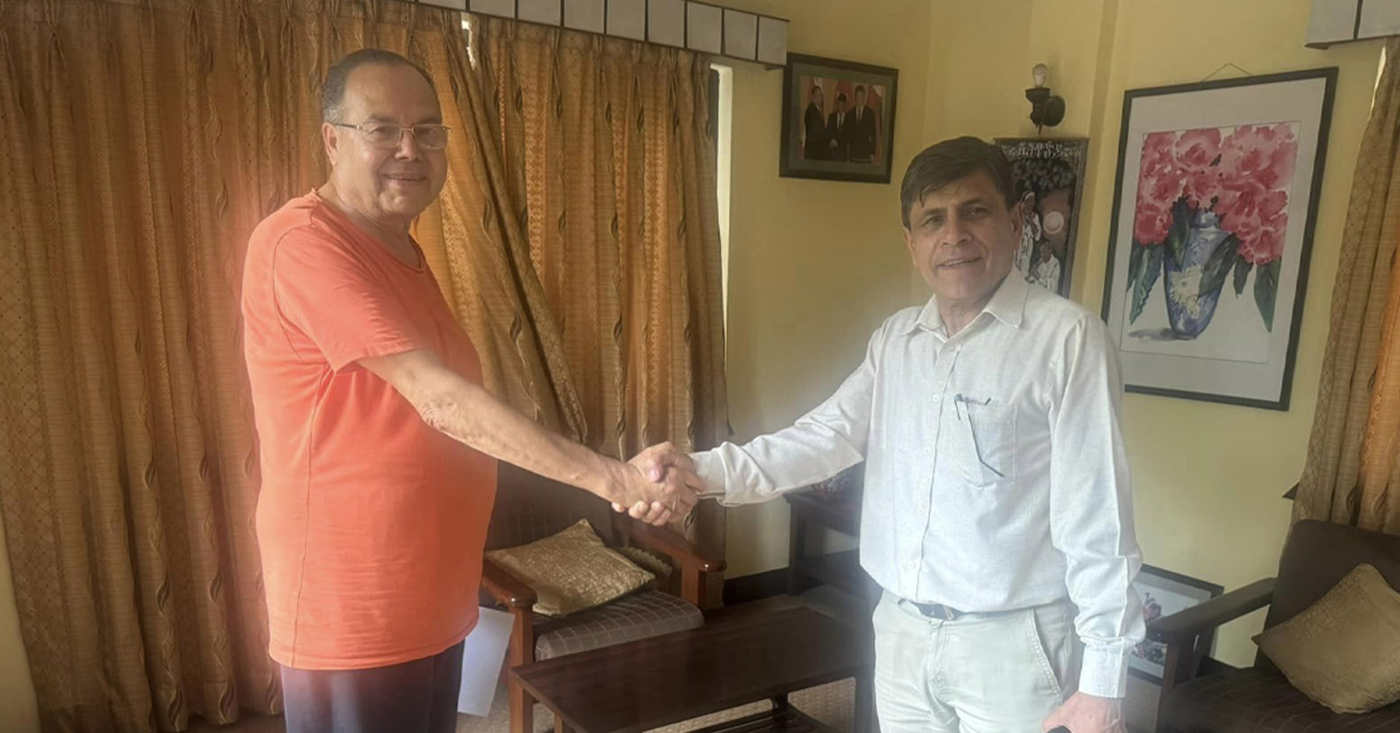 पार्टी अध्यक्षमा घनश्याम भुसाललाई झलनाथको समर्थन !