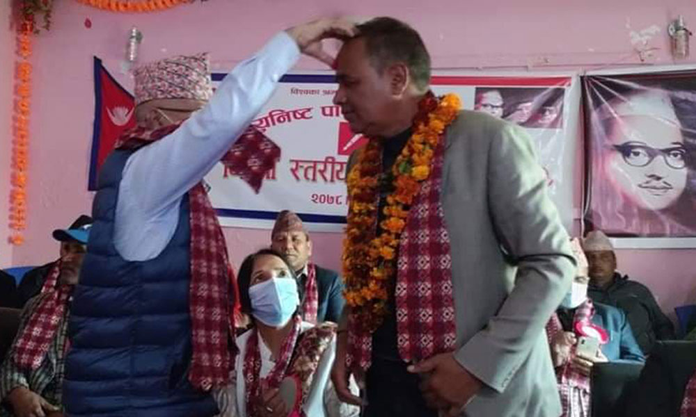 डडेलधुरामा एमालेलाई धक्का, जिल्ला अध्यक्ष नै पार्टी छोडी एकीकृत समाजवादीमा