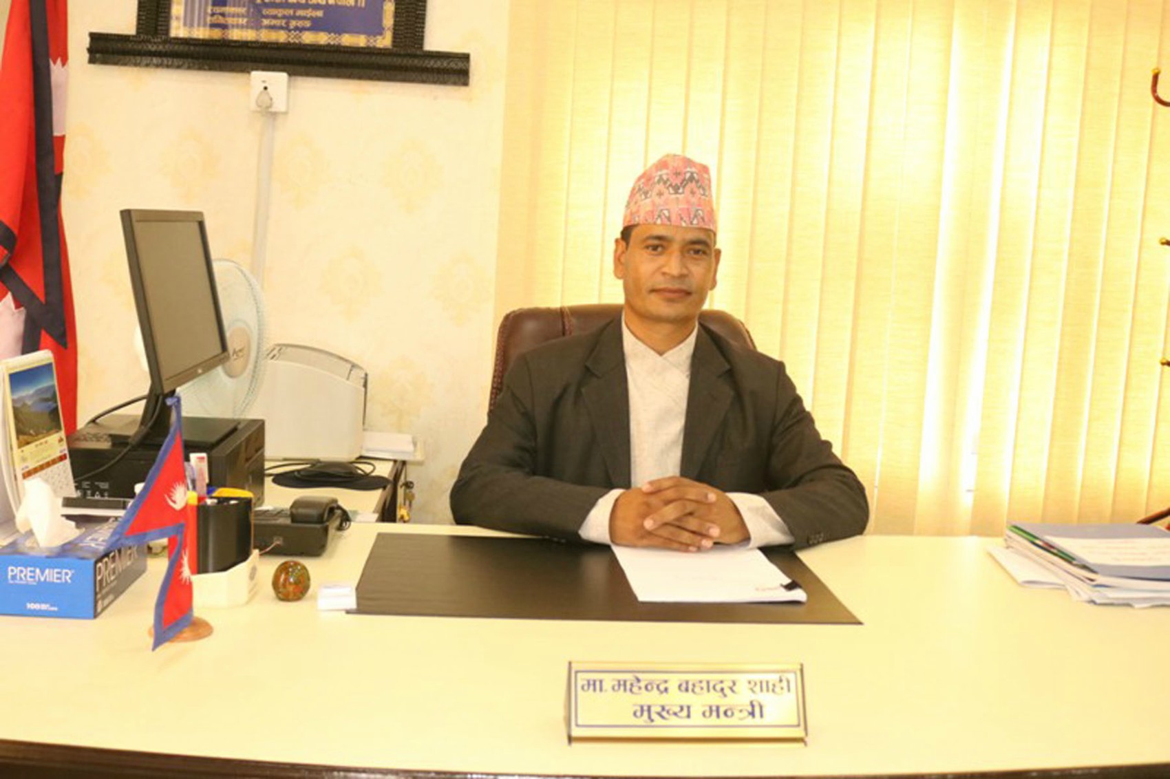 एमाले सांसदले जोगाए कर्णालीका मुख्यमन्त्री शाहीको पद, ४ सांसदद्वारा फ्लोर क्रस