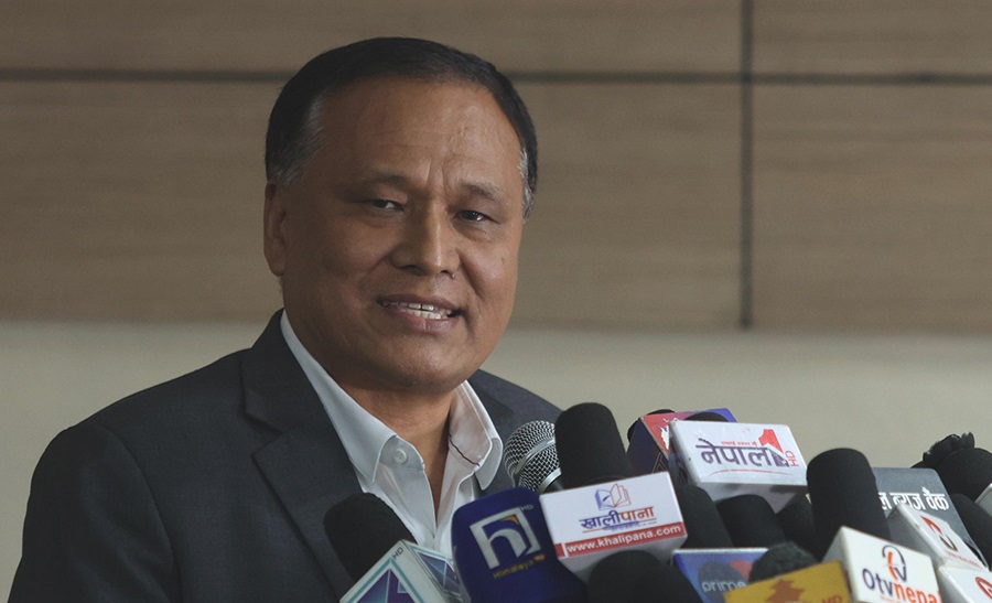 कुलमान घिसिङलाई स्पष्टीकरण सोध्ने मन्त्रिपरिषद्को निर्णय