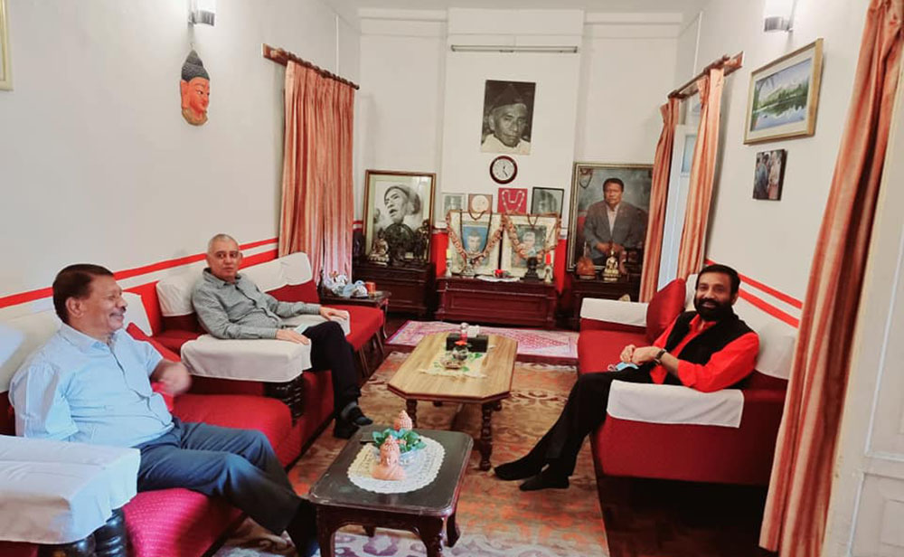 नेतात्रयको लञ्च मिटिङ: शुक्रबार केन्द्रीय सदस्यहरूको भेला डाकियो