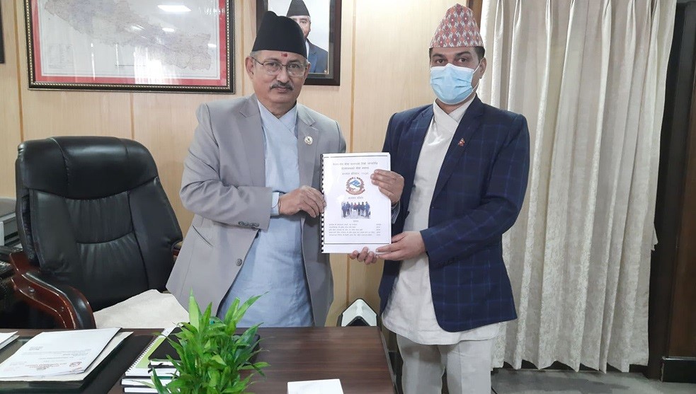 नेपाल–चीन सीमा अध्ययन समितिको प्रतिवेदन बुझेपछि गृहमन्त्रीले दिए यस्तो प्रतिक्रिया
