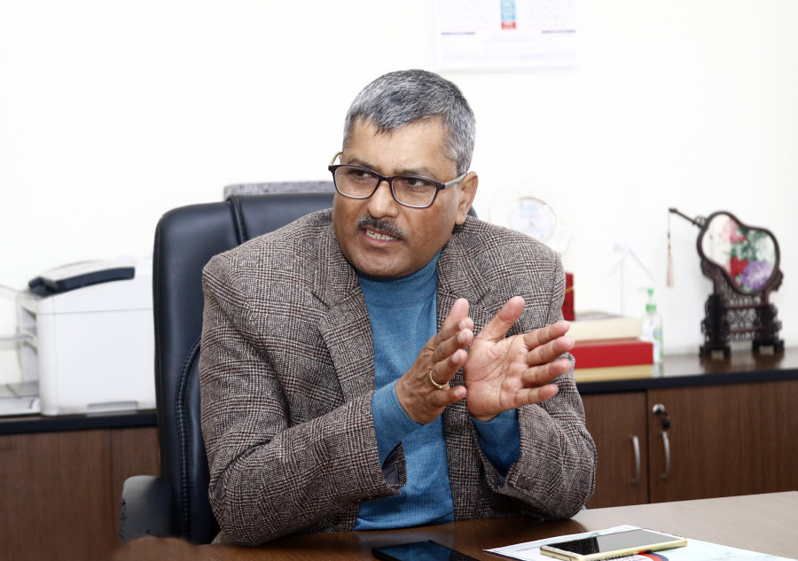 ‘बजेटका लक्ष्यहरु पुरा गर्ने गरी मौद्रिक नीति आउँछ’ : गर्भनर अधिकारी