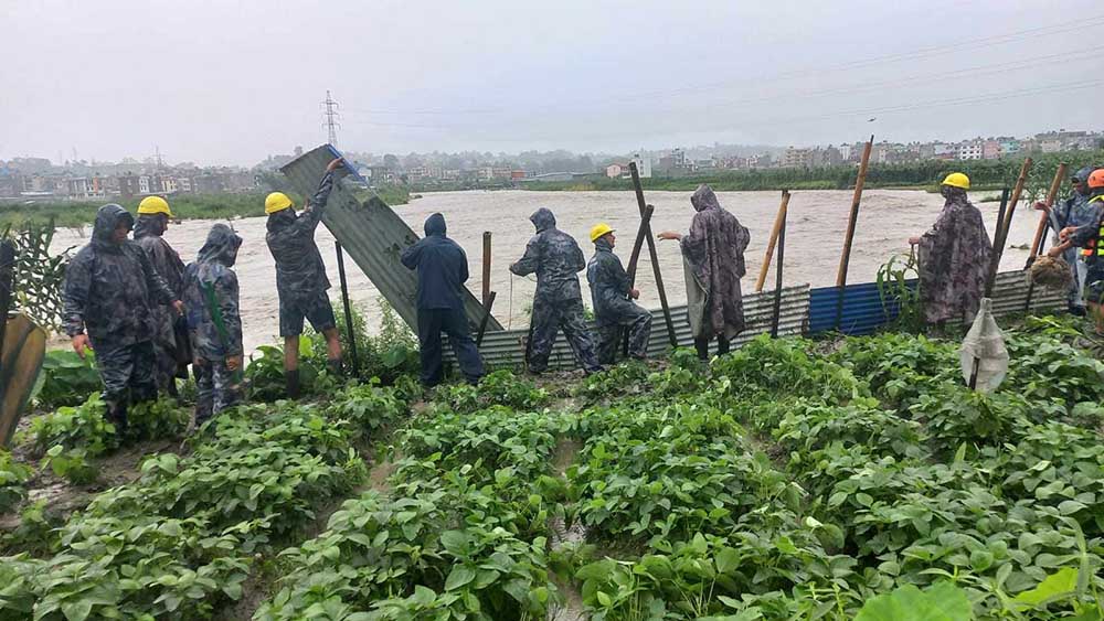 मनोहरा खोला बस्तीमा पसेपछि ... (तस्वीरसहित)