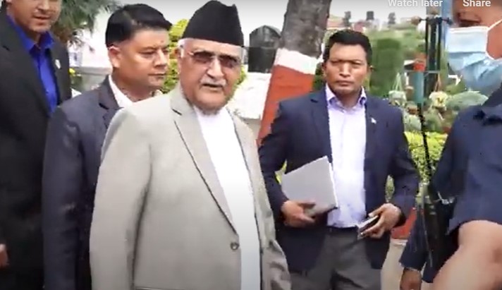 गिरीबन्धुबारे बालेनलाई सोध्नुः केपी ओली