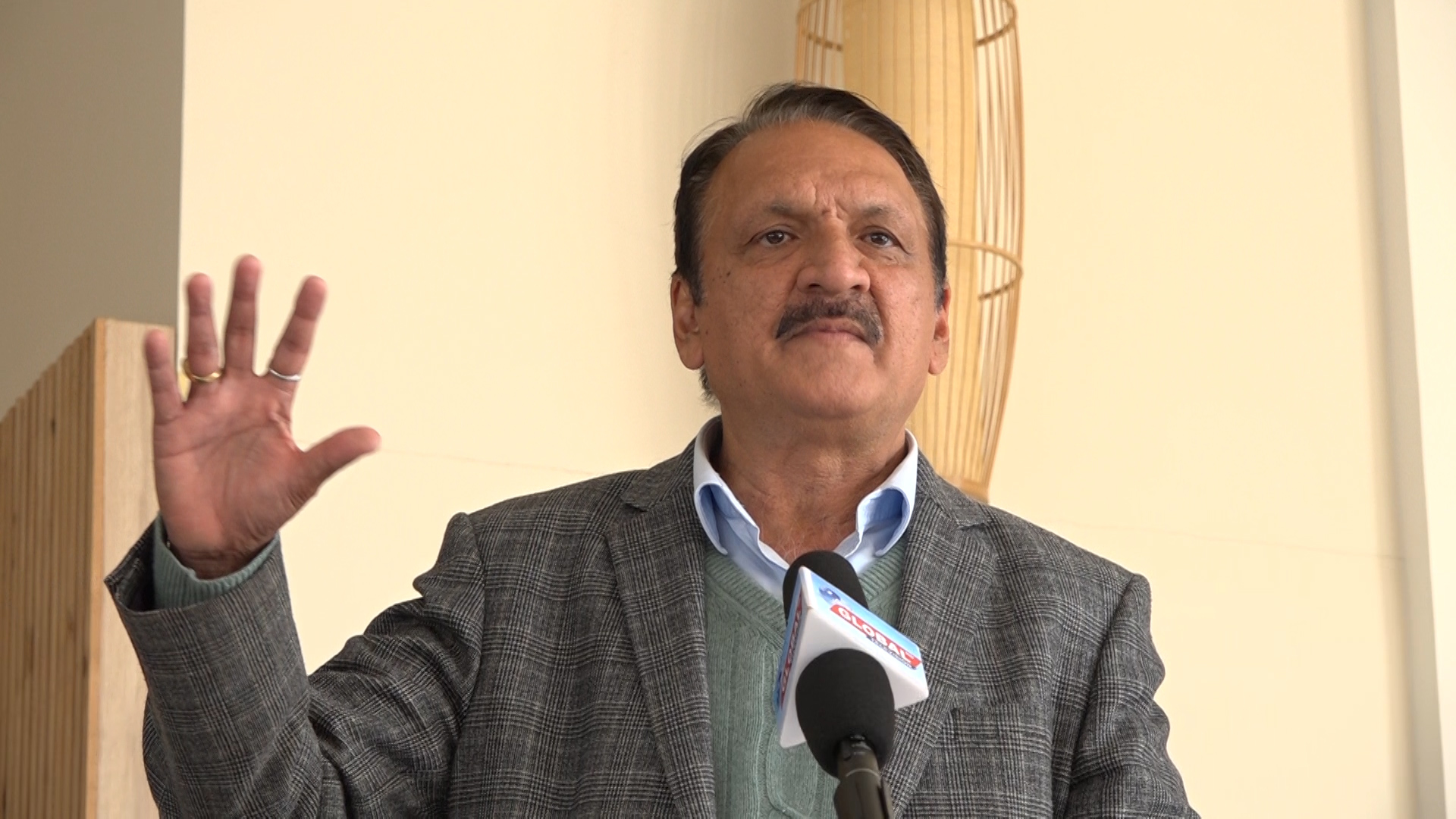 आफ्नै नेतृत्वमा बैकल्पिक सरकार निर्माणको पहलमा काँग्रेस